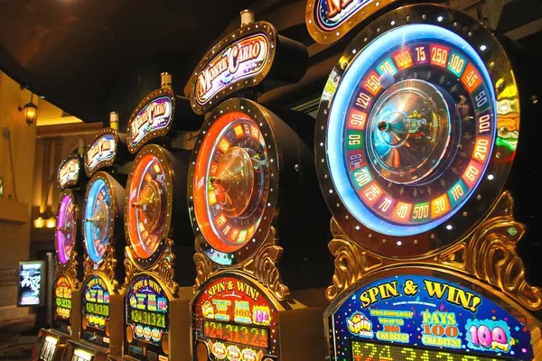 Live blackjack table with professional dealer at liga123 studio