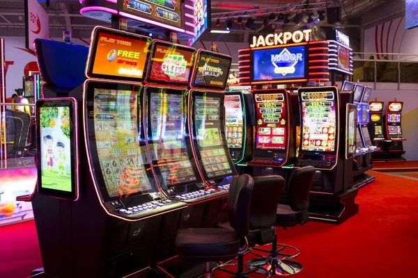 Live blackjack table with professional dealer at liga123 studio