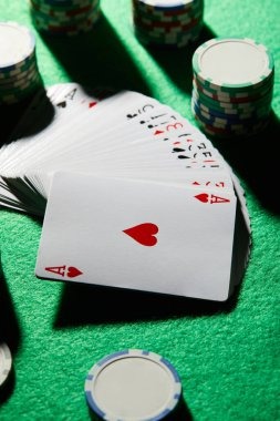 Live dealer spinning roulette at liga123